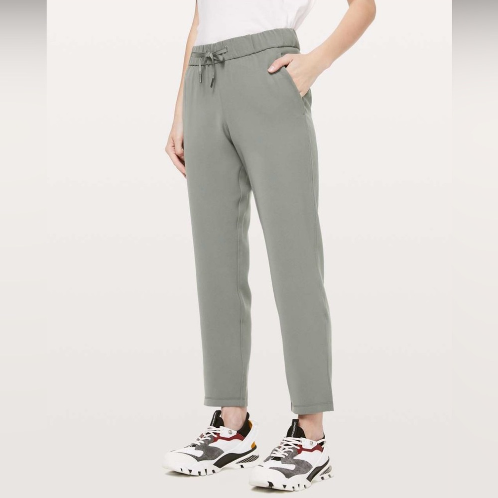 Lululemon on the fly green pants